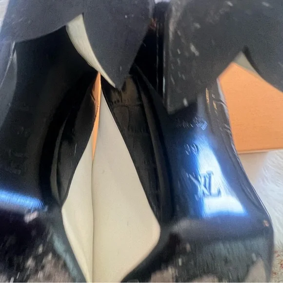 *SOLD* LOUIS VUITTON Pump Heels Wedge Leather Snake LV Print - Picture 6 of 11